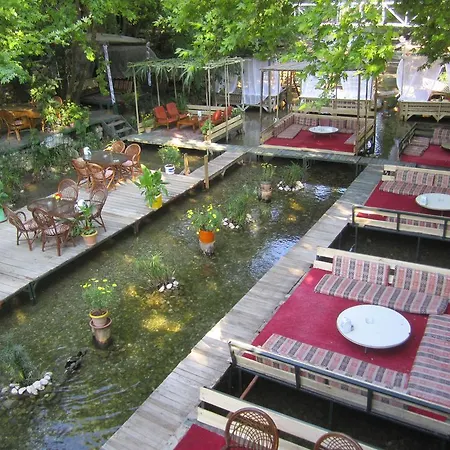 Szálloda Arikanda River Garden